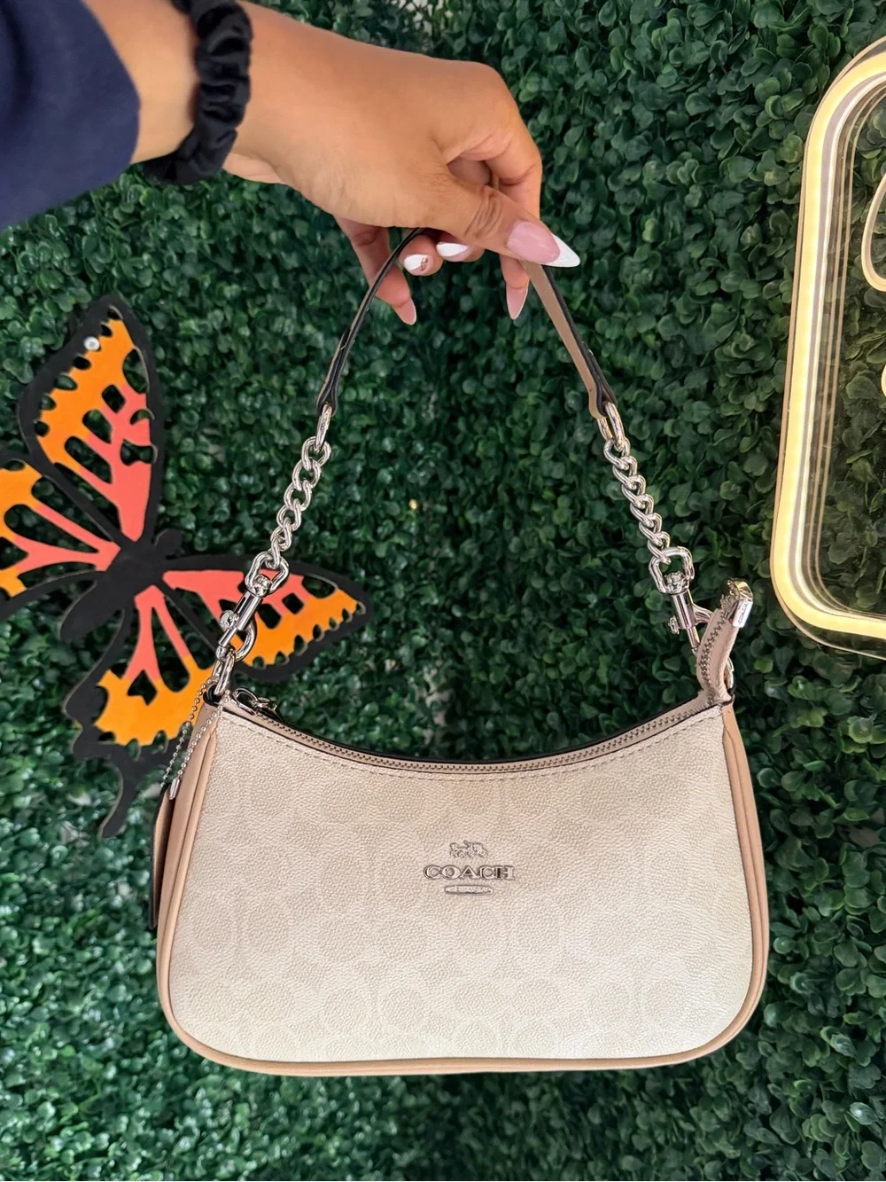 Coach Beige and Tan Signature Canvas Shoulder Bag - Picture 4 of 7